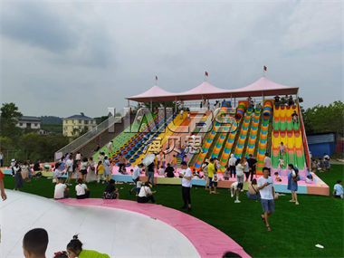 四川渠縣撒歡樂園運(yùn)營現(xiàn)場